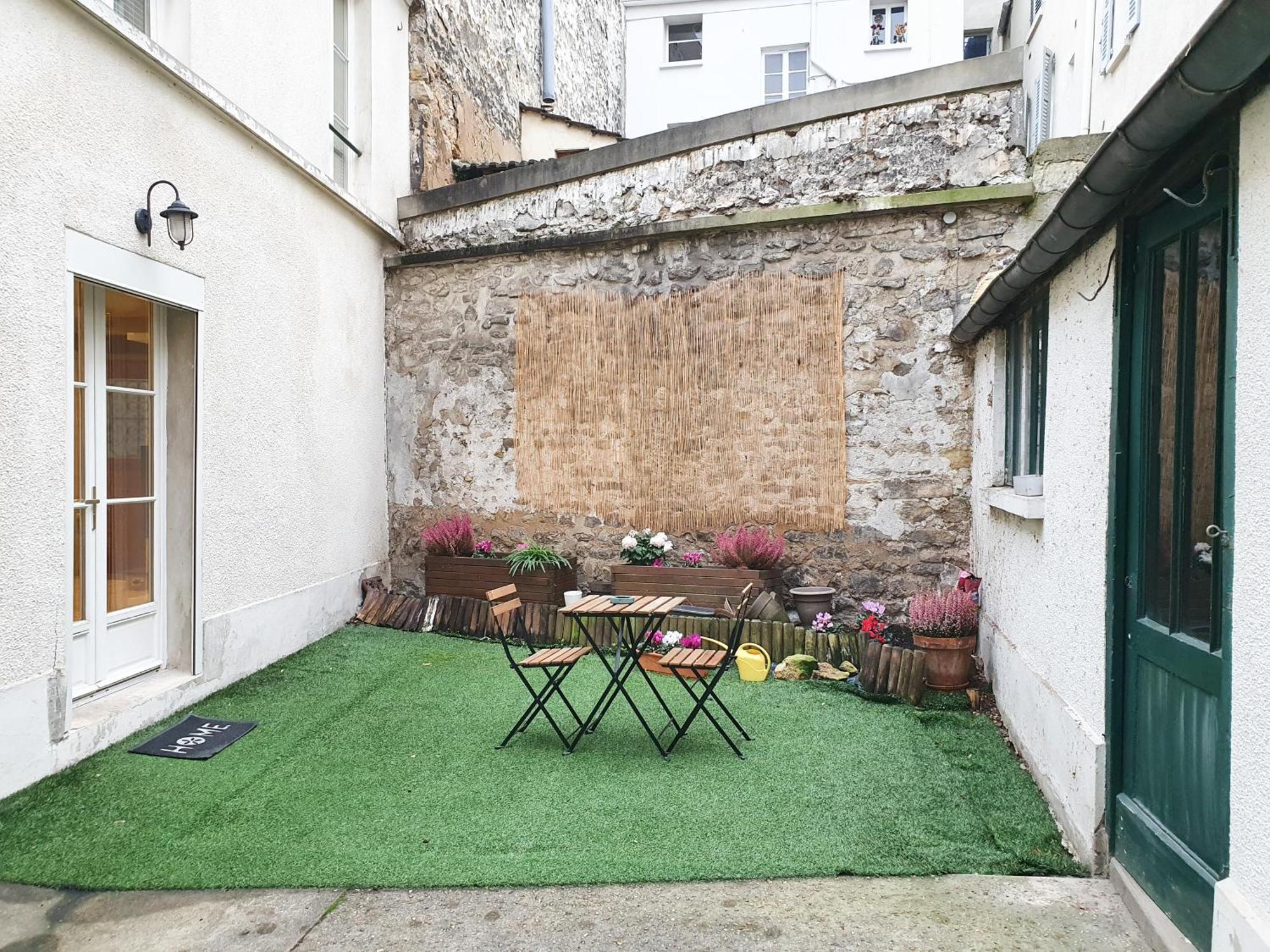 Exigehome - Ici Habita Voltaire-maison En Plein Centre-ville *